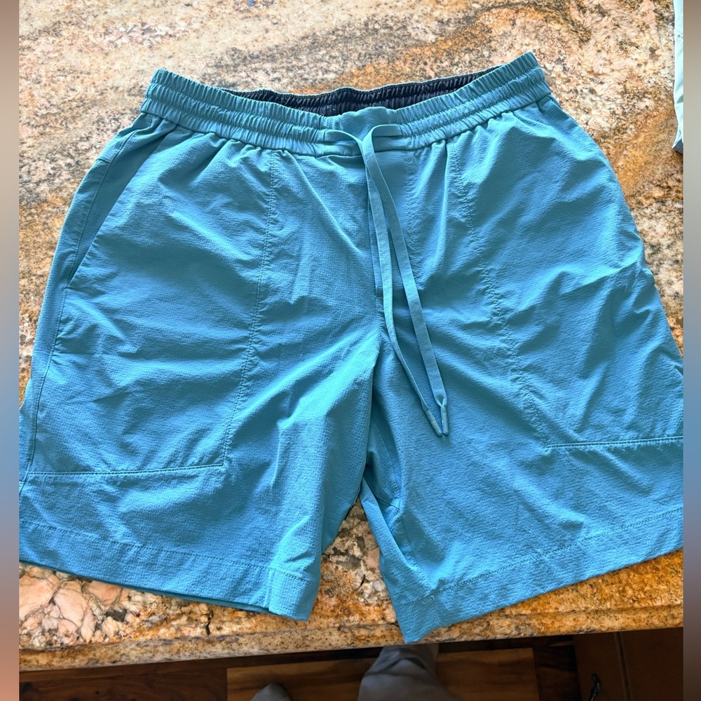 Lululemon Bowline Short 8" *Stretch
Ripstop large